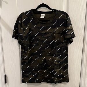 VS Pink Green Camo Campus T-shirt